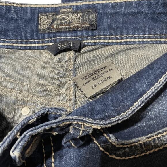 Silver Women's Jeans Size 26 Suki Bootcut Casual Denim Distressed Embroidered - Picture 4 of 5